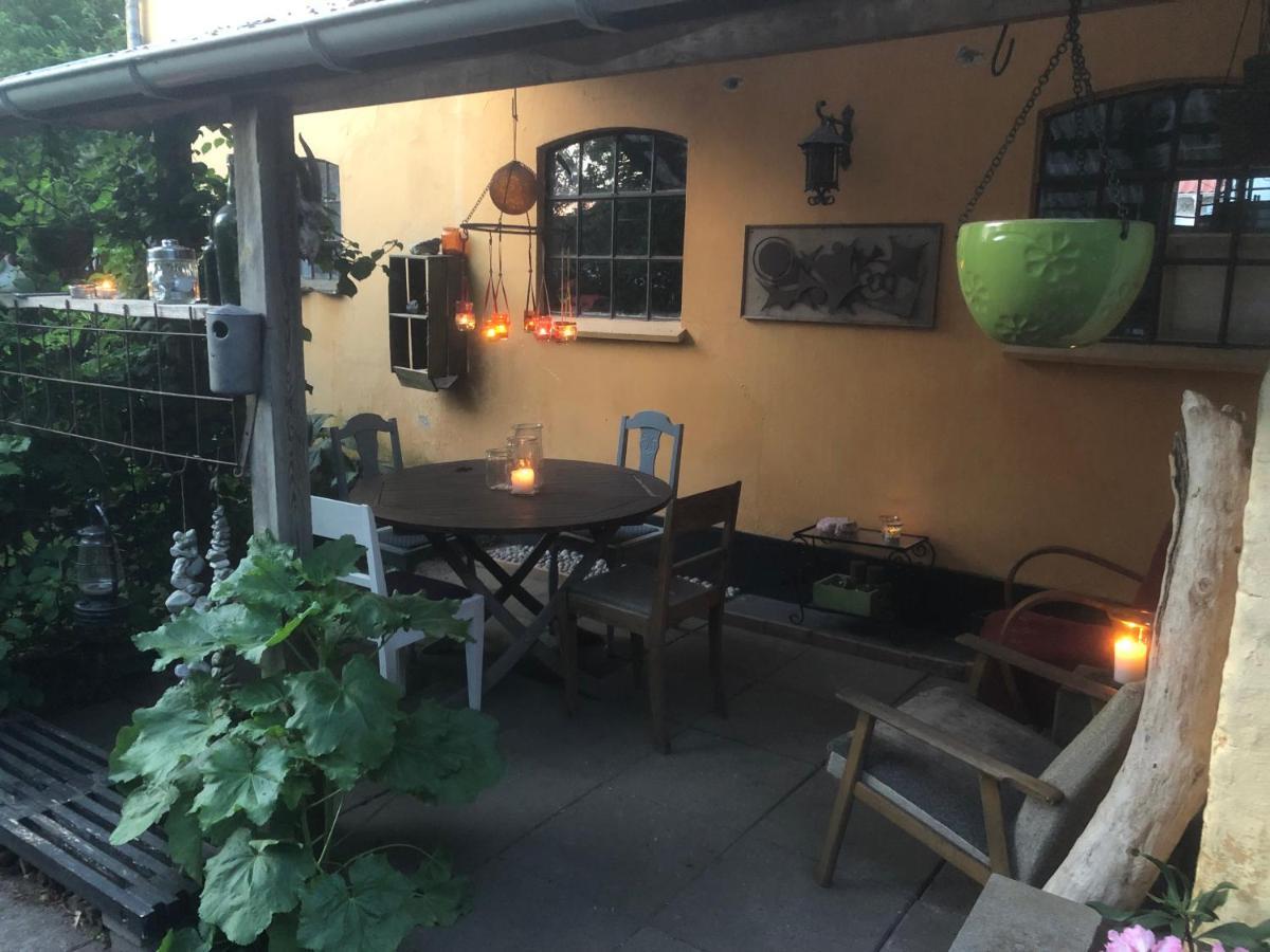 Apartamento Retro Bolig - Fyldt Med Hygge! Ingen Luksus Kolind Exterior foto