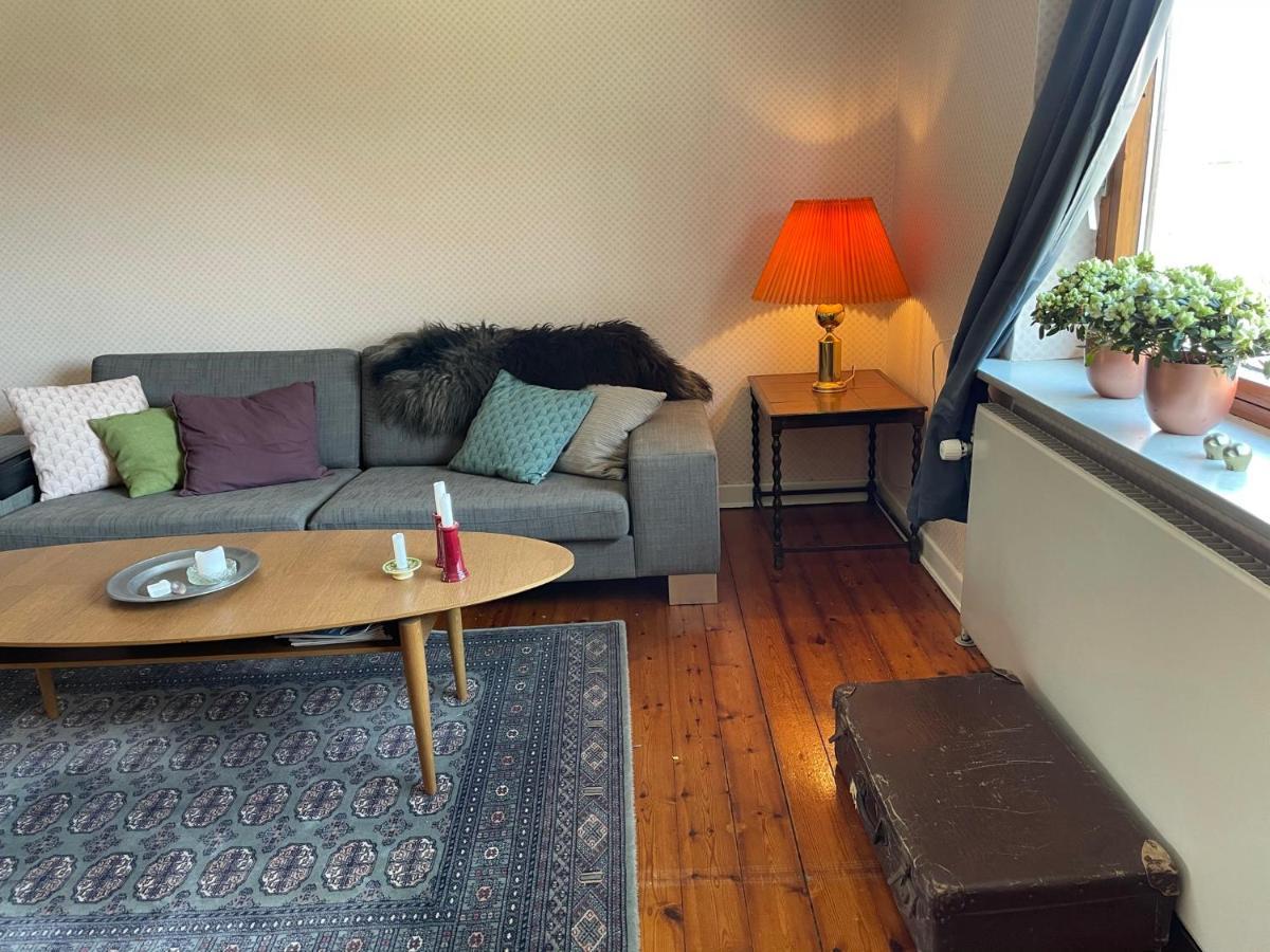 Apartamento Retro Bolig - Fyldt Med Hygge! Ingen Luksus Kolind Exterior foto