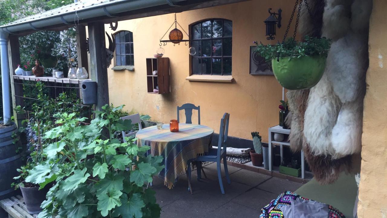 Apartamento Retro Bolig - Fyldt Med Hygge! Ingen Luksus Kolind Exterior foto