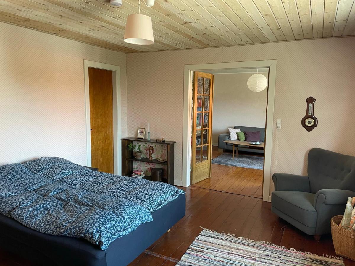 Apartamento Retro Bolig - Fyldt Med Hygge! Ingen Luksus Kolind Exterior foto
