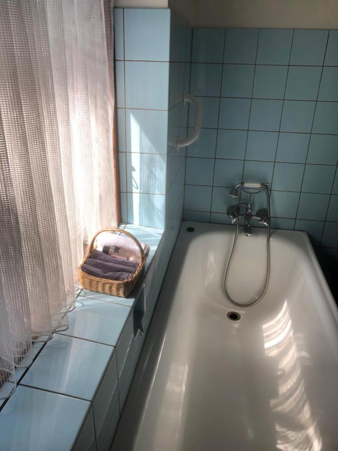 Apartamento Retro Bolig - Fyldt Med Hygge! Ingen Luksus Kolind Exterior foto